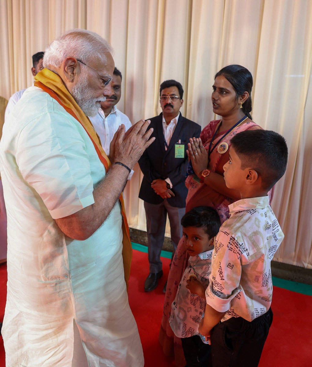 Today, in Madurai, I remembered Thiru Poornachandran. This happened due to the insensitivity of the DMK Government in the state. And, no matter what they do, the truth will win. Devotees of Lord Murugan will win. 

I met his wife, Thirumathi Indumathi Ji as well as his sons.