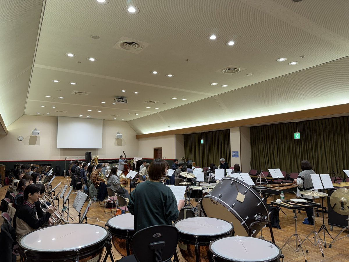 SayamaWind's tweet photo. 昨日は先生をお招きし、パートレッスンと合奏のご指導をしていただきました。
なんと嬉しいことに...新たな見学者が3名いらっしゃいました😭❣️
前回に引き続き、練習に参加してくださった見学者の方もいらっしゃいました！
狭山ウインドは団員募集中です✨
進路が決まった高校3年生から入団可能です🙆‍♀️ https://t.co/PUAXIdQGrv