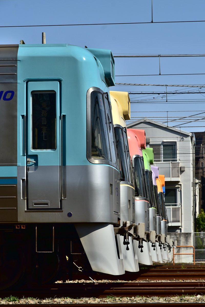 Bus_Photo_'s tweet photo. 3/1
京王電鉄 井の頭線1000系営業運転開始30周年記念車両撮影会

地元路線ということで第1部に参加してきました。
晴天の中、綺麗な7色を存分に撮影することができました。
HM取り付け･幕変更無し、停止位置も完璧。
言うことなしの撮影会でした。

これで7000円はありがてぇ… https://t.co/oOSlZFYAXq