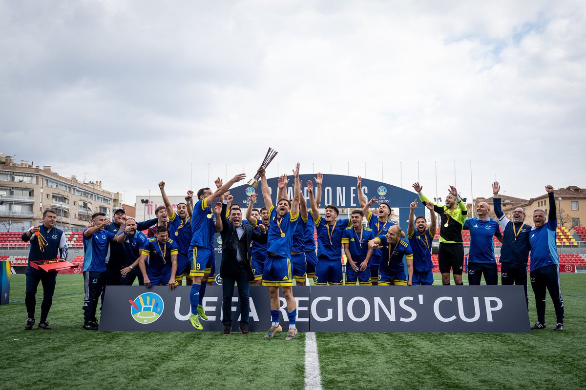rfef's tweet photo. 🏆 ¡EL TÍTULO ES VUESTRO!

@fedfutcanarias será la representante de España en la edición internacional de la #RegionsCup.

🎉 ¡𝗘𝗻𝗵𝗼𝗿𝗮𝗯𝘂𝗲𝗻𝗮!

#CopaRegionesUEFA https://t.co/frzbyh5BxF