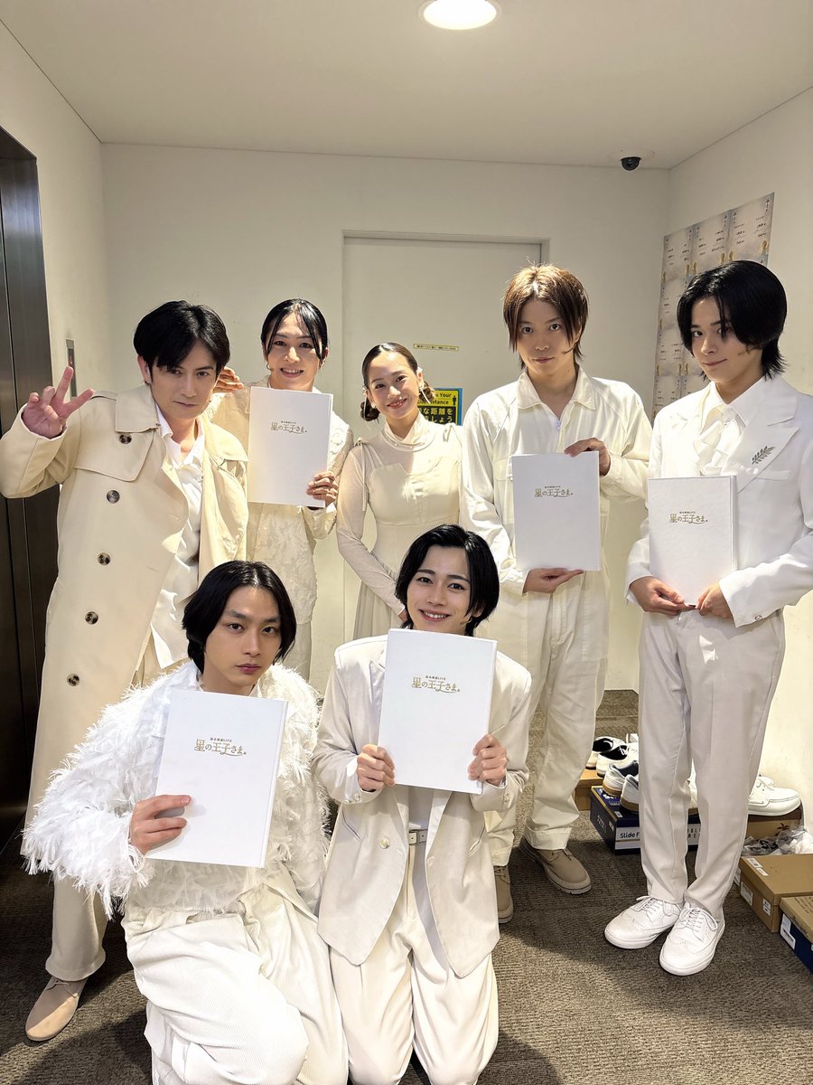 shion_otomo's tweet photo. 絵本朗読LIVE
『星の王子さま』
全公演終了いたしました。
ご来場頂きありがとうございました！！🙇

#星の王子さま https://t.co/38N6yzAdKl