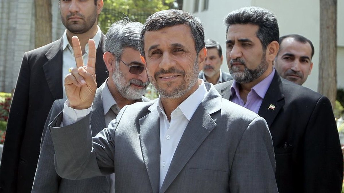 ⚡️ : L’Iran annonce la mort d’Ahmadinejad, l’ancien président iranien dans une frappe israélienne hier contre sa résidence. #Israel #Iran