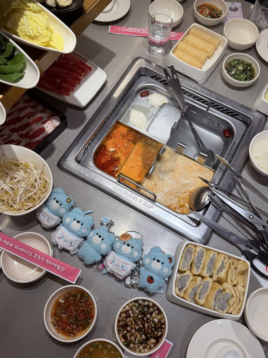 pbqper's tweet photo. 한빈이와 함께 하는 세 번째 생일🫰🩵 
애둥이 빈나단 사랑행🩵🩵🩵🩵🩵 https://t.co/rbMcYkOMKG
