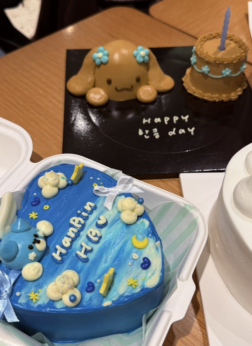 pbqper's tweet photo. 한빈이와 함께 하는 세 번째 생일🫰🩵 
애둥이 빈나단 사랑행🩵🩵🩵🩵🩵 https://t.co/rbMcYkOMKG