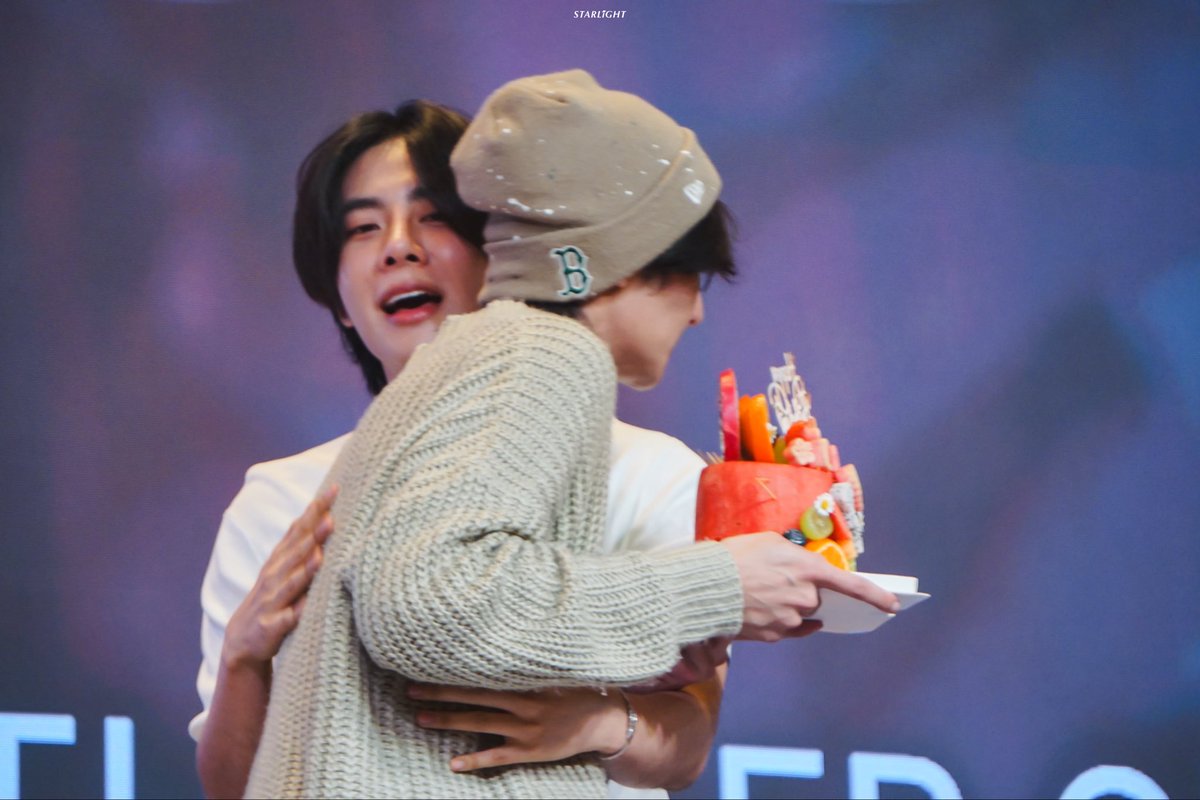 starlightsmix's tweet photo. ก็เพราะหัวใจเราผูกกัน 🤎❤️ 

#EarthTheaterOfLove
#ExploreOurTheEarth2026 
#เอิร์ทมิกซ์ #EarthMix 
#Earthpirapat #mixxiw https://t.co/FdT3VCwnyl