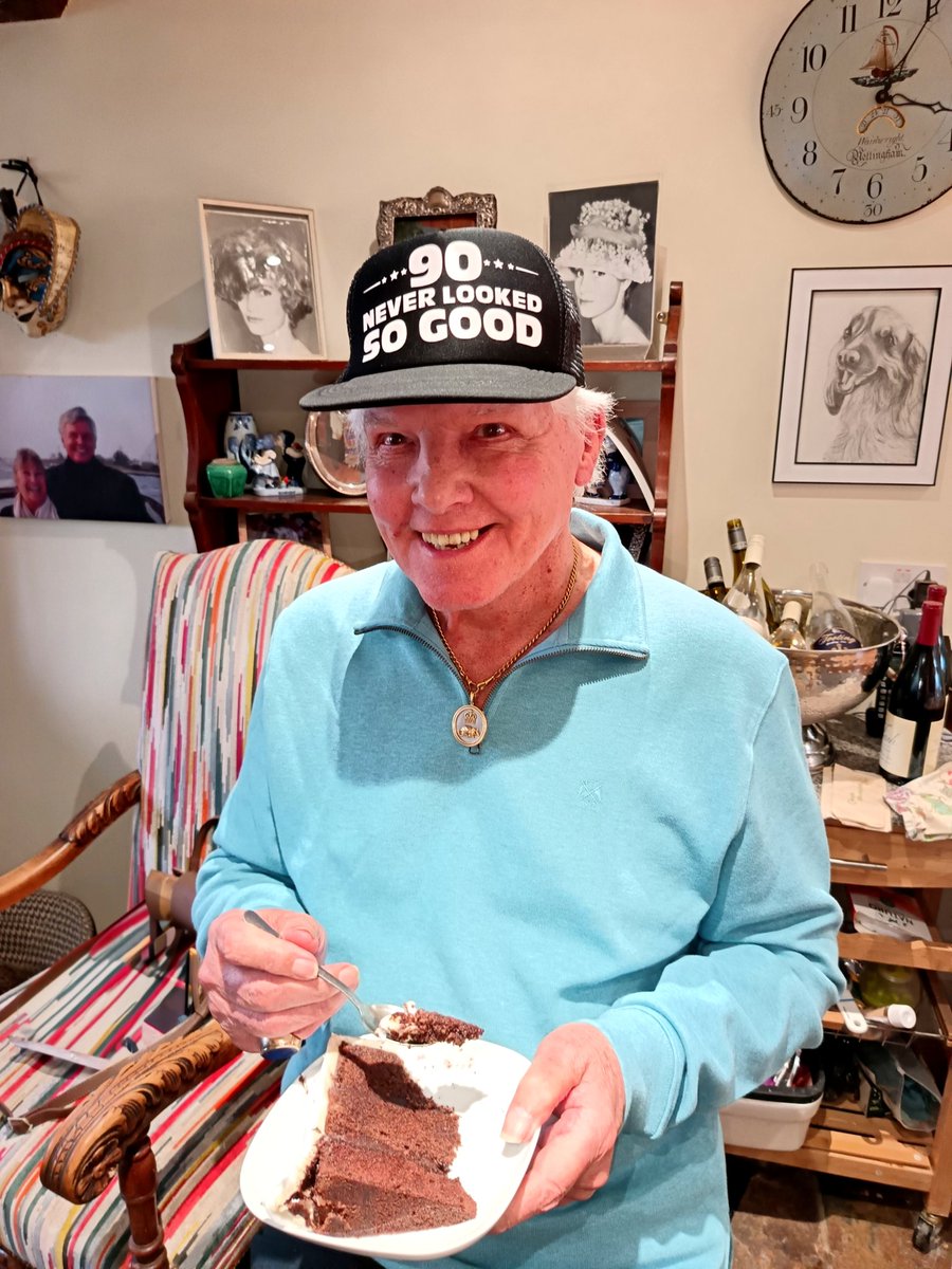 Jess Conrad OBE tweet media