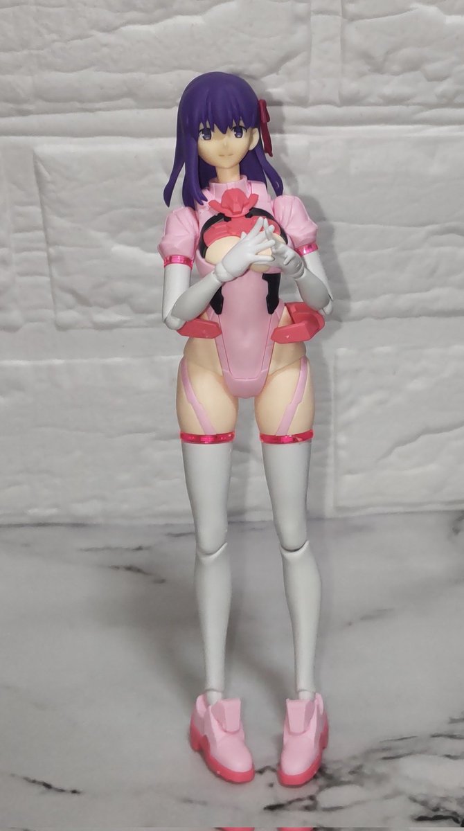 フュギュアやプラモで遊ぶの楽しいにゃ🐾 #3月になったのでフォロワー