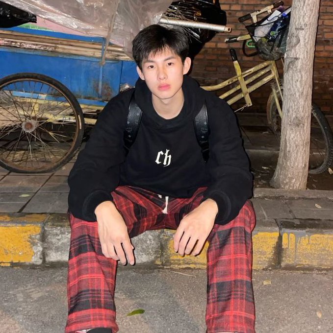 美少女-AI脱衣一键脱衣 tweet media