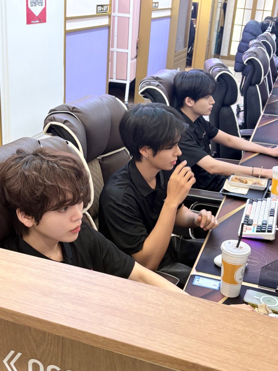 Jjuna Liburan 🍊 tweet media