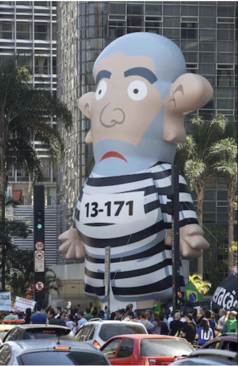 Lula já presente no Acorda Brasil na Av. Paulista.