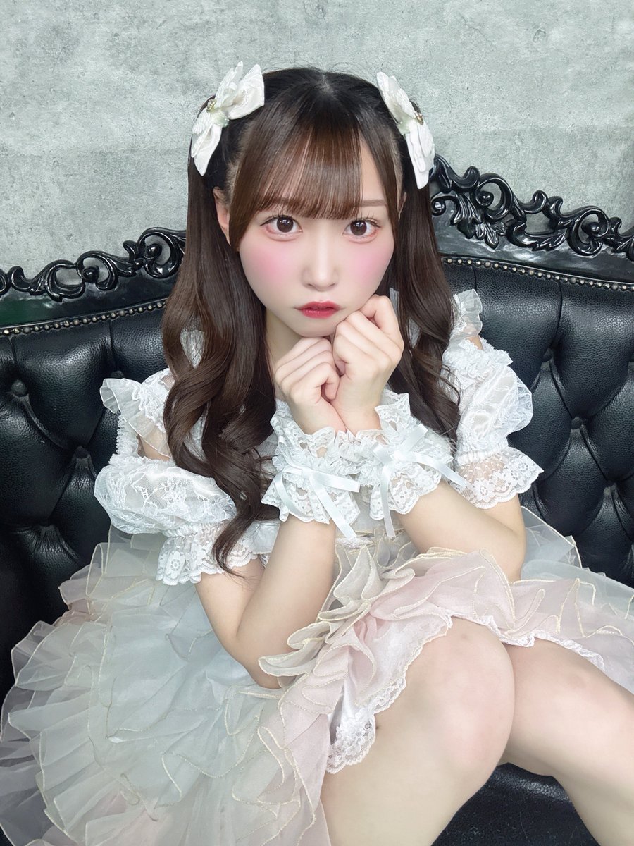 uproach_rika's tweet photo. UPローチ『夢日りか』です🤍

❤︎まん丸顔王道アイドル🙂👑
❤︎合法ロリ先輩
❤︎名古屋出身
❤︎元小児科(NICU)看護師👶🏻
❤︎クラシックバレエ歴10年🩰
❤︎なぜかグラビア担当
❤︎アイドルと電車とお城とラブライブのオタク
❤︎TikTok毎日配信中♩

気になったらフォローしてください！！🤝🏻♡ https://t.co/CvqYvSnvng