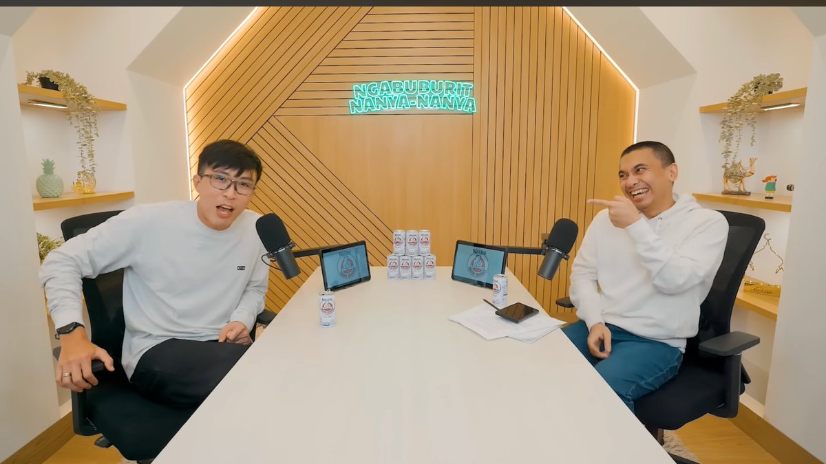 Dokter Tirta Aja Beli Mobil Bekas

- Beli aset bergerak seperti mobil dalam kondisi bekas setelah masa depresiasi (2 tahun) agar lebih efisien secara biaya.

- Barang mewah seperti jam tangan lebih berfungsi sebagai personal branding untuk meningkatkan nilai tawar saat meeting