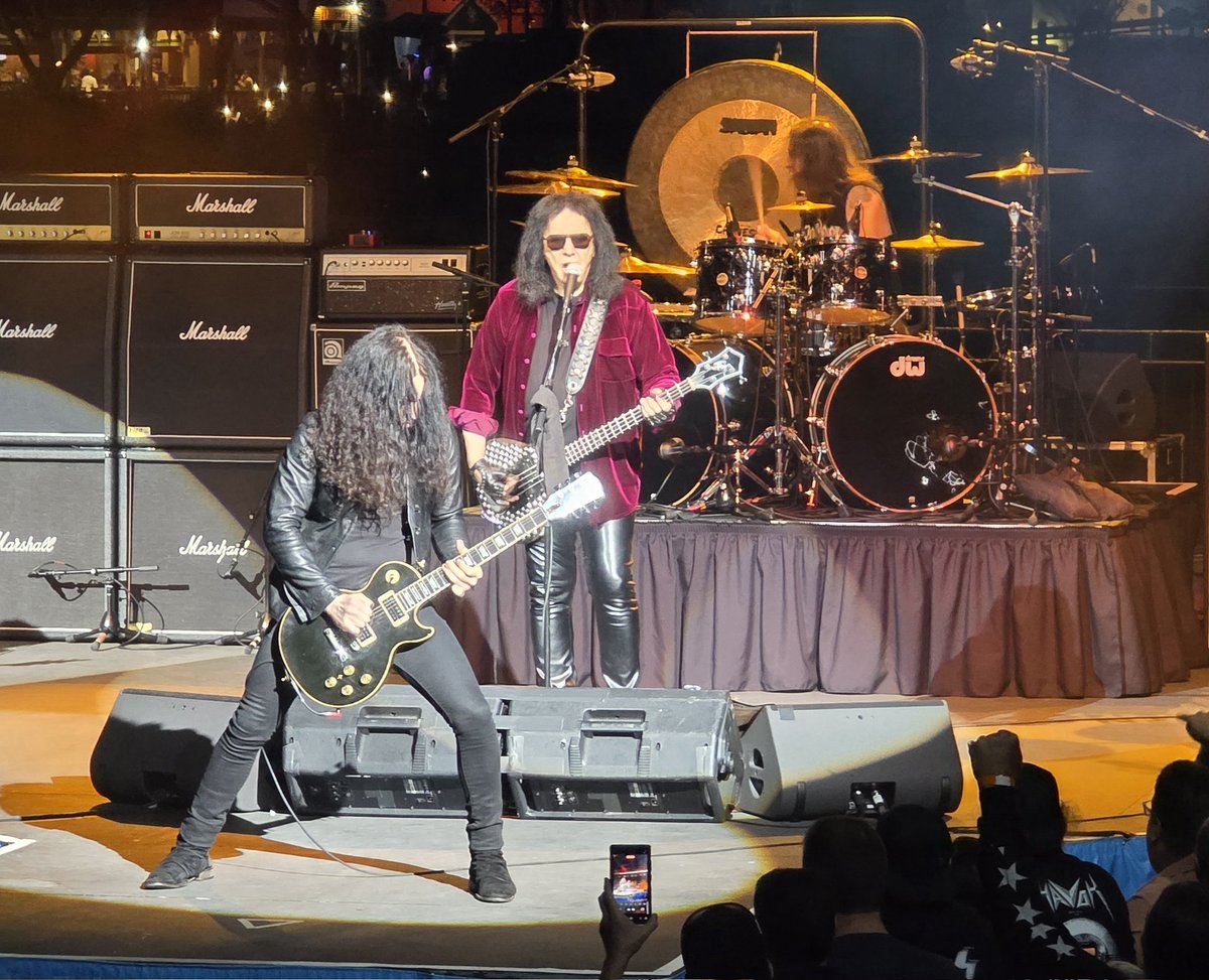meteleco's tweet photo. #GeneSimmons
28 Feb 2026
SeaWorld https://t.co/yHBzNNwY8X