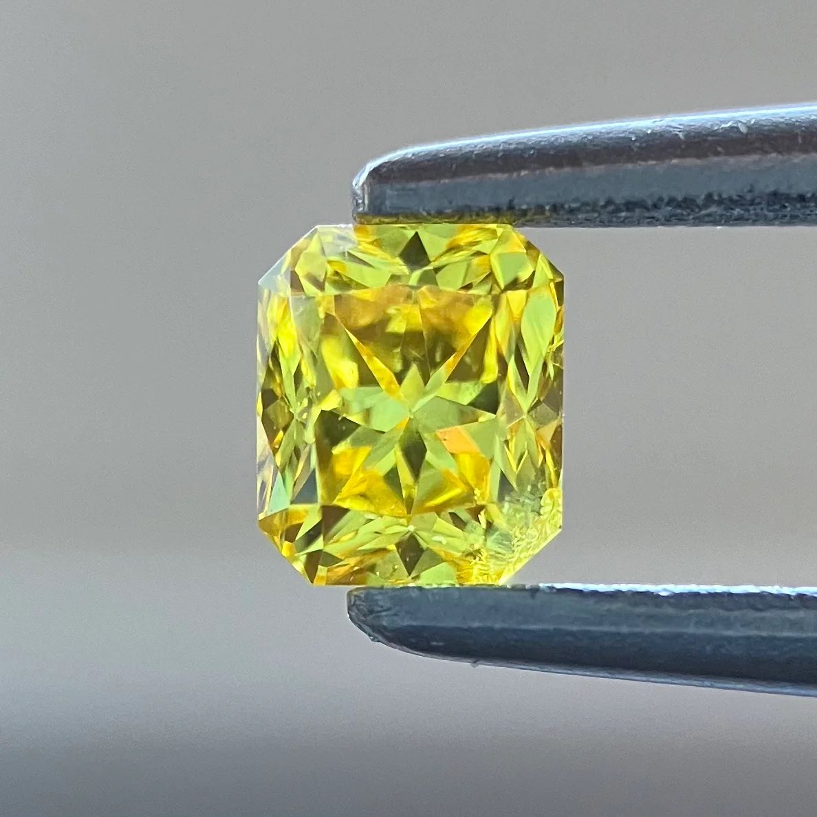 RECEPTION_Jewel's tweet photo. 0.238ct Fancy Vivid Yellow I-1 中央宝石研究所ソーティング付
通常価格
¥58,900

#イエローダイヤモンド https://t.co/50VuDAwG8b
