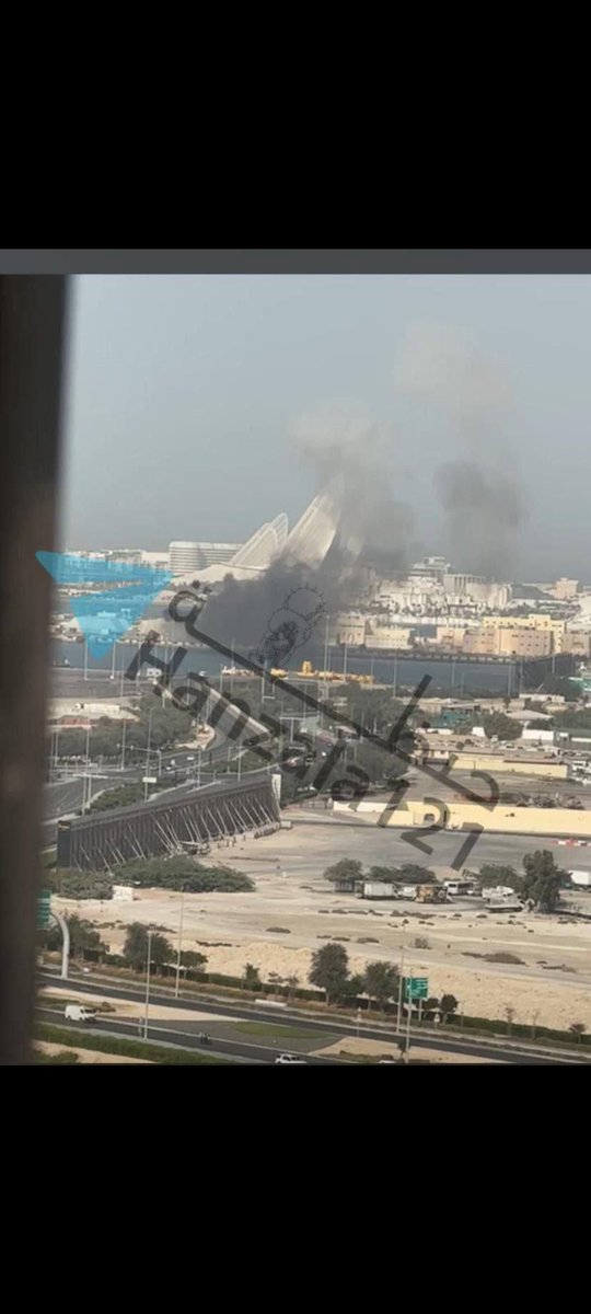 WNewsRankX's tweet photo. #BIGNEWS 🚨
Iranian missiles reportedly damage Zayed Port — a key economic hub of Abu Dhabi.
#UAE #AbuDhabi #Iran #ZayedPort #MiddleEast #BreakingNews #Geopolitics https://t.co/eC2ivPA58S