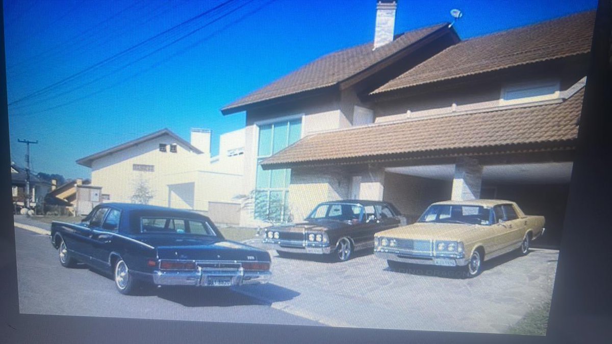 LeoStroka's tweet photo. Resumo, meu pai comprou esse carro em 2007, 2 meses após eu nascer, ficou até 2016, no meio tempo, colocou rodas, montou o motor com comando e carburador maior, etc, vendeu em 2016 por complicações financeiras, na intenção de não brigar com minha mãe por dinheiro 

Continua👇 https://t.co/rp1a8gvvDb