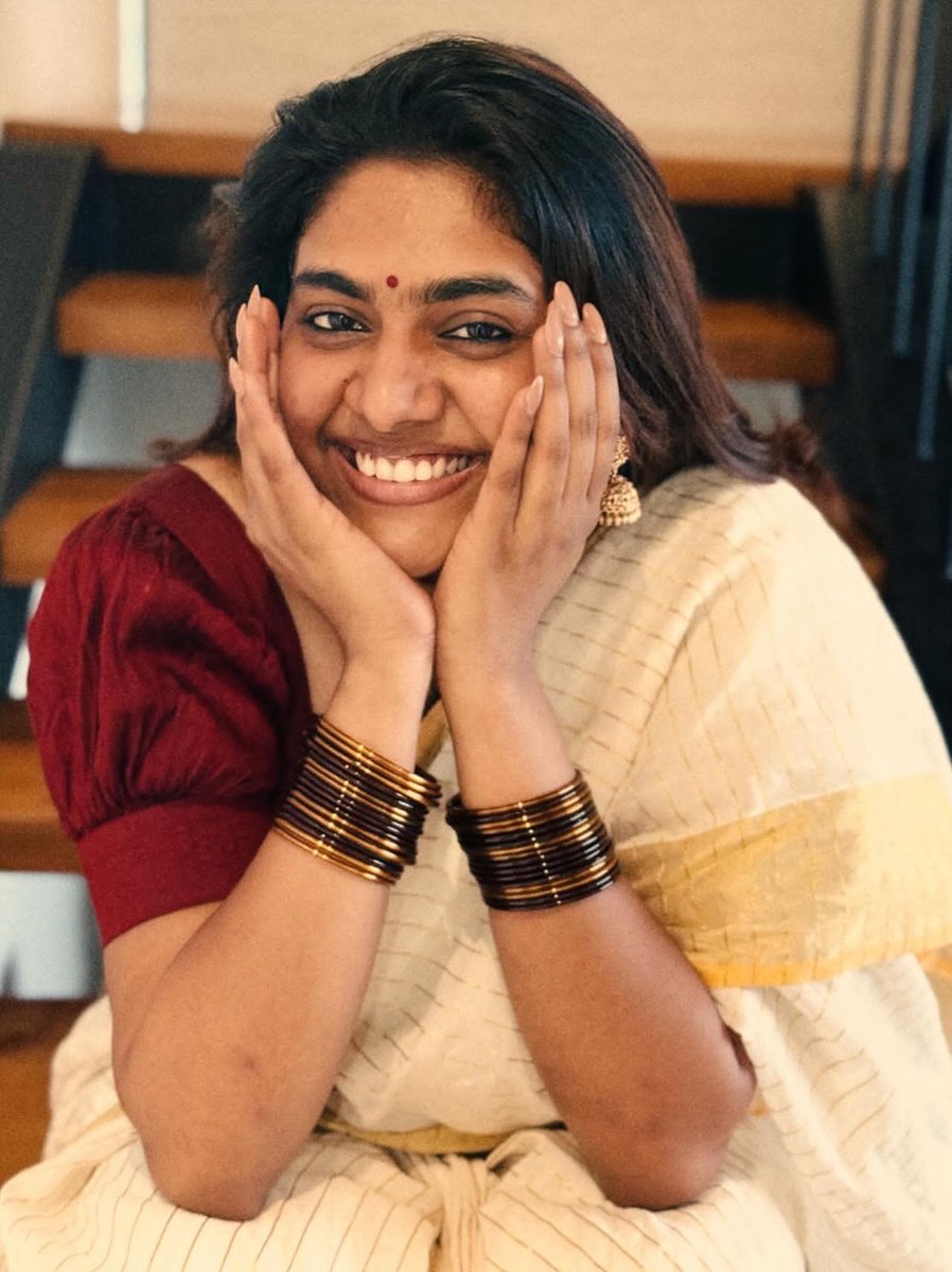 Weekendvibes_'s tweet image. Nimisha Sajayan ❤️🤍

#Nimisha #NimishaSajayan