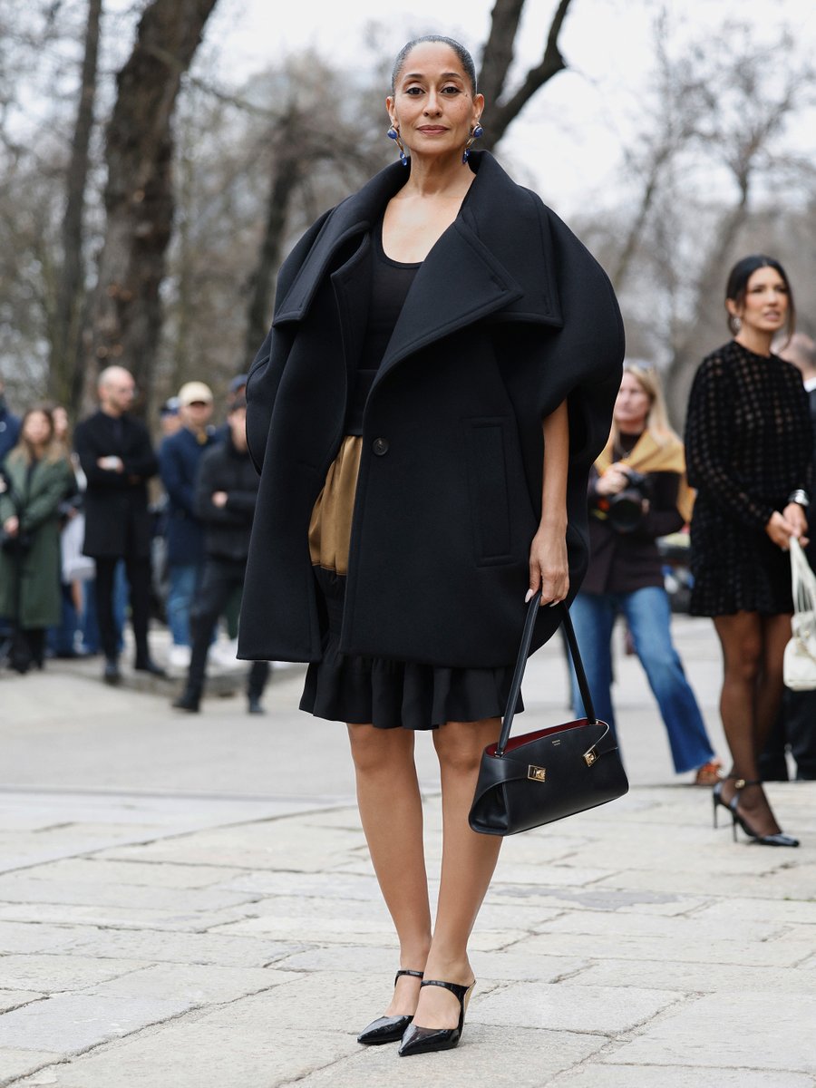 Ferragamo's tweet photo. Guests at the #FerragamoFW26 fashion show by Maximilian Davis.

#InFerragamo

Tracee Ellis Ross
Heart Evangelista https://t.co/qtvChJC9vl