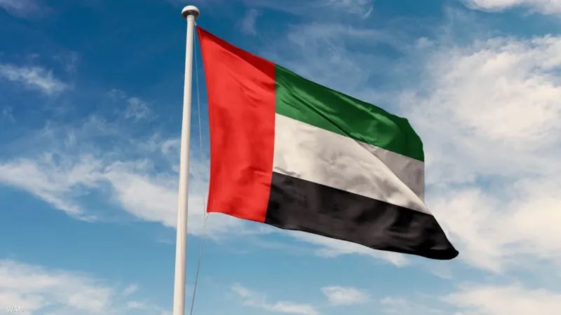 kama5beel's tweet photo. وطني العظيم؛ الذي يتعرض لأكبر هجمات ايرانية مابين صواريخ باليستية وطائرات مسيرة يتكفل أثناء صده لتلك الهجمات بإسكان "جميع المسافرين" الذين تأجلت رحلاتهم في الفنادق وليس الملاجئ، وطني العظيم قد تكفل بحجز فنادق بأكملها "خارج الدولة" ليذهب اليها المواطنين. ارفع راسك أنت إماراتي. 🇦🇪 https://t.co/KG4WTrLb0Q