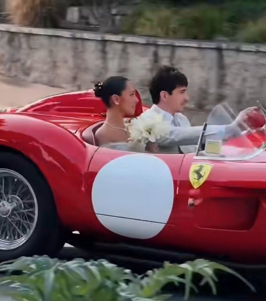 Alexandra &amp; Charles’ wedding looks like an actual fairytale come to life