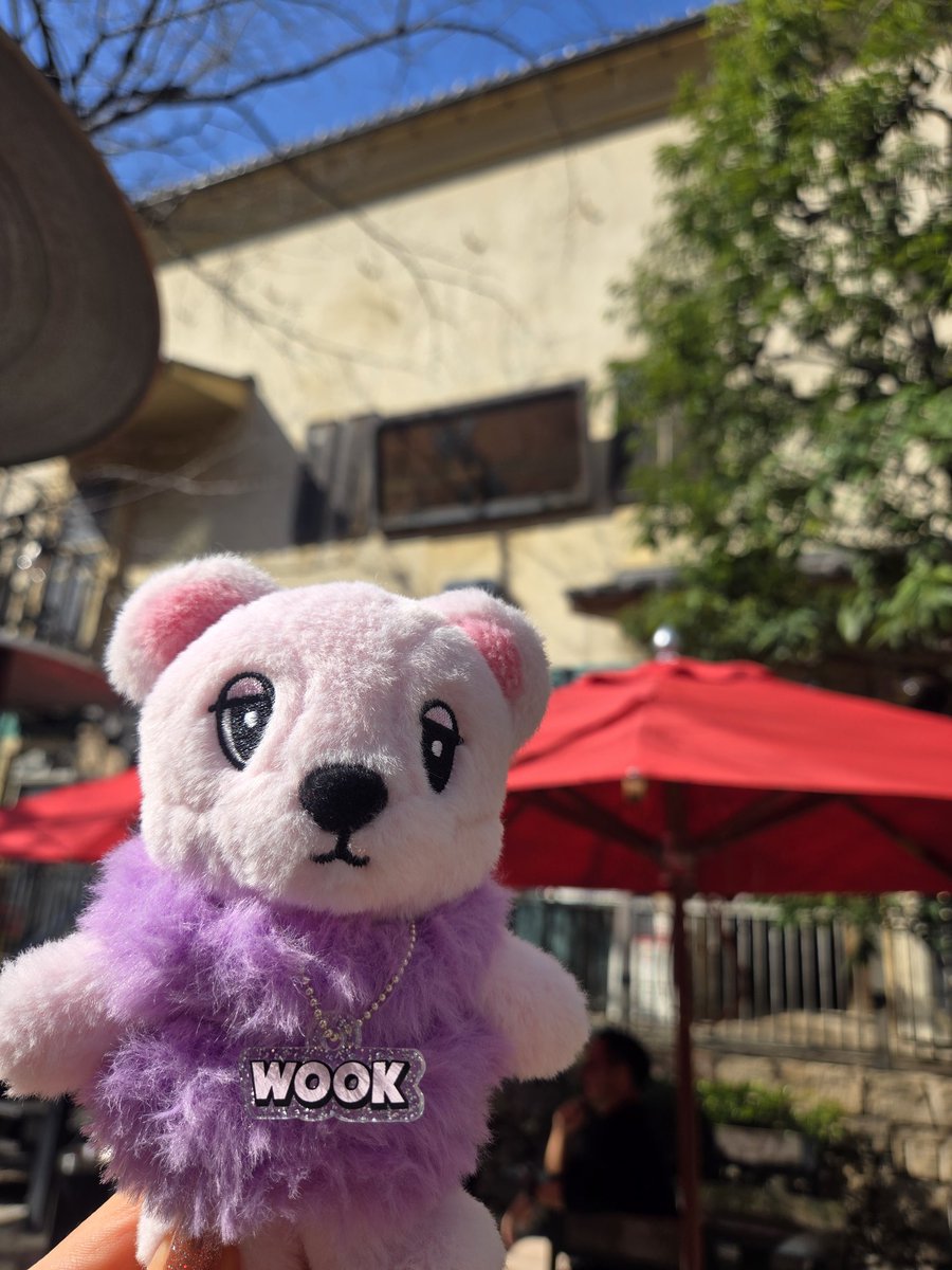 今年のファンミに参加できなかったウクペン&amp;宝塚ファンのお友達と「権八」に行ってきました😁
ドンウクさんが座ってた外のベンチは人がいたのでちゃんと撮れなかったのが悔やまれる。。
また次回リベンジ✊！！
今度は夜に行ってお寿司食べたいな～🍣