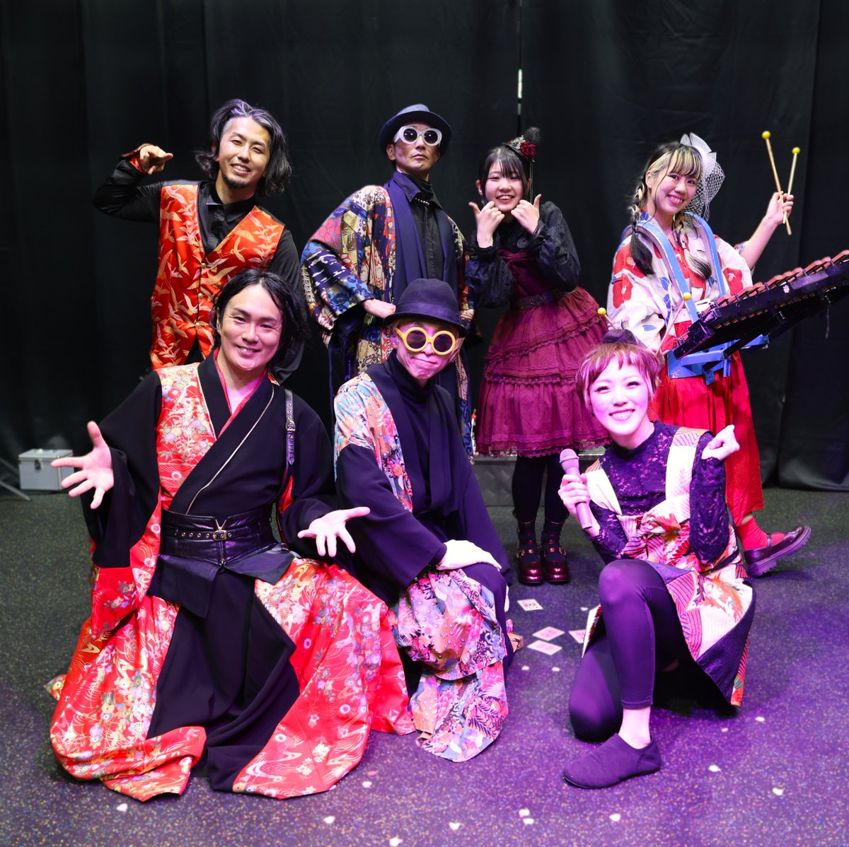 kSh9egDfEGGaY4Q's tweet photo. RINGGUILD(リンギル)
ささしまスタジオ 2026/3/1
楽しいステージありがとうございました。
お疲れさまでした。
リンギルメンバー
#シルバーパペ さん
#ZEN さん
#MAGICIANHIROSHI さん
#HOOPERMAEP さん
#TANOUE さん
ゲスト
#おおきあさみ さん
#ITSU さん
#マジシャンまのん さん https://t.co/jsEKPIEsZO