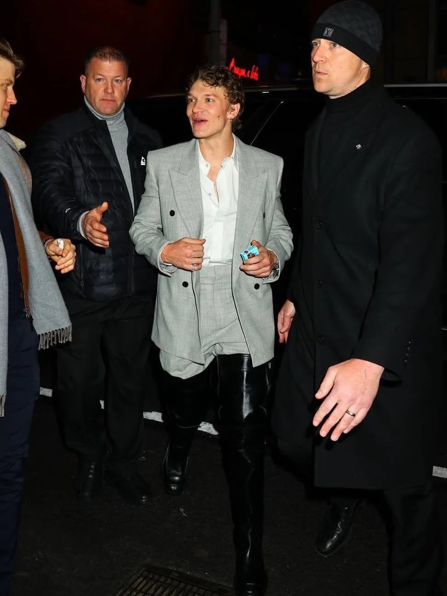 Sparkles ⎕ tweet media