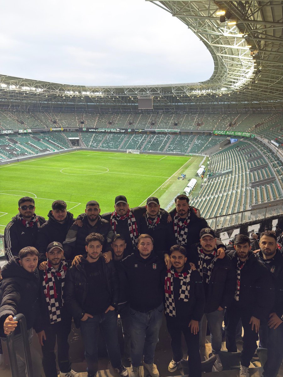 bagcilarcarsi1's tweet photo. VAROLDUKÇA CANIMIZ, SİYAHA BEYAZA DEWAM…

Beşiktaş’ımızı kocaeli deplasmanında yanlız bırakmadık.

#çArşıBağcılar https://t.co/L4D4U6QJLO