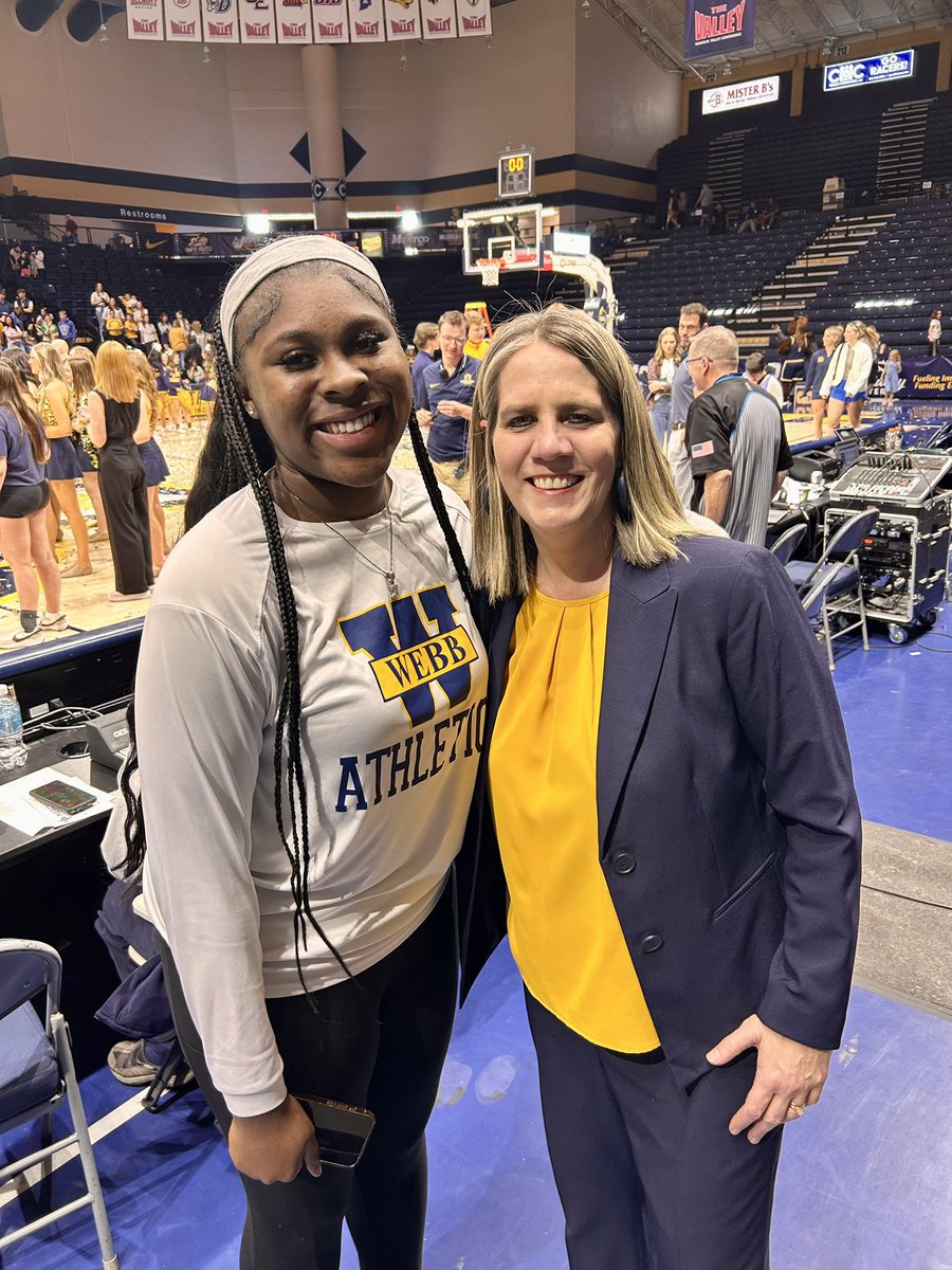 jamanigordon's tweet photo. Thank you @RacersWBB for a great unofficial visit! I loved learning about your program and seeing your facilities! Congratulations on being back-to-back MVC Champions. @racersWBBcoach https://t.co/HjAkETfdpi