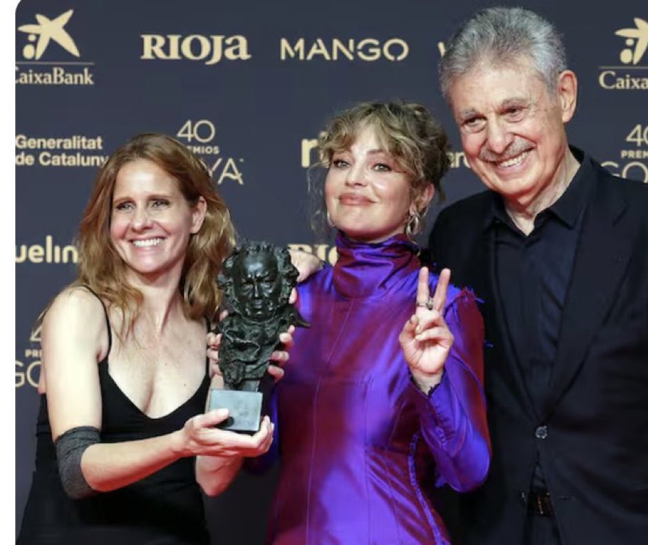 Yo que Milei más que que ver lo que dice dolores pensaría en que piensa el de al lado