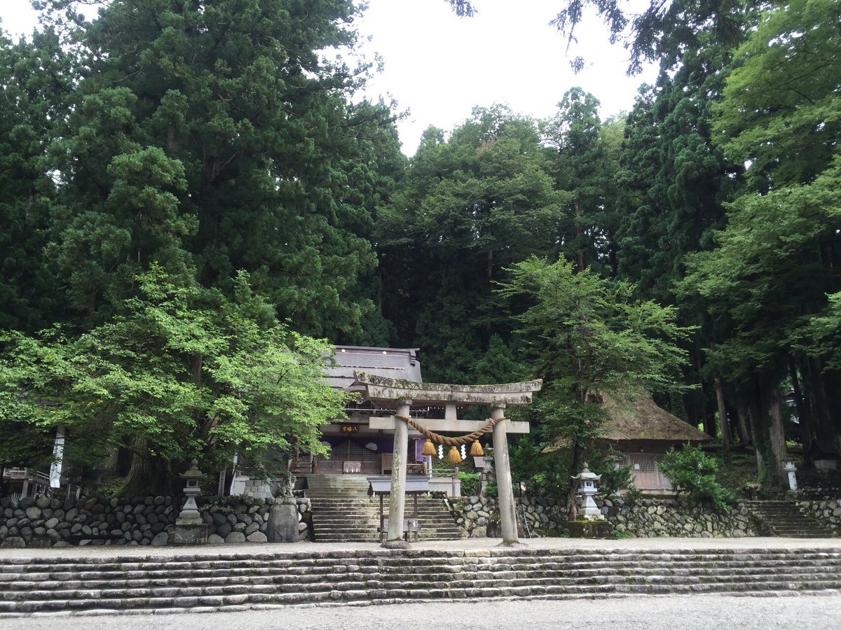 この美しい日本の情景を永遠に守りたい。

だからこそ、ここに放火し、あるいは銅板屋根を剥がして盗む人々をこれ以上、

日本に入れてはならない。

橋本琴絵