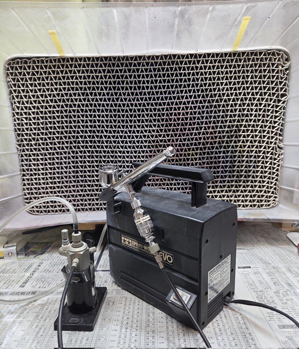 エアブラシが話題なので ウチのエアブラシや塗装ブースの セットの写真