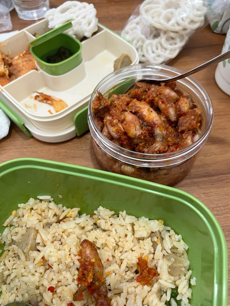 marseuca's tweet photo. udang balado vs sandri?

— a 낫웡; woosan; natweong few tweets au https://t.co/vsa8WQsrEx