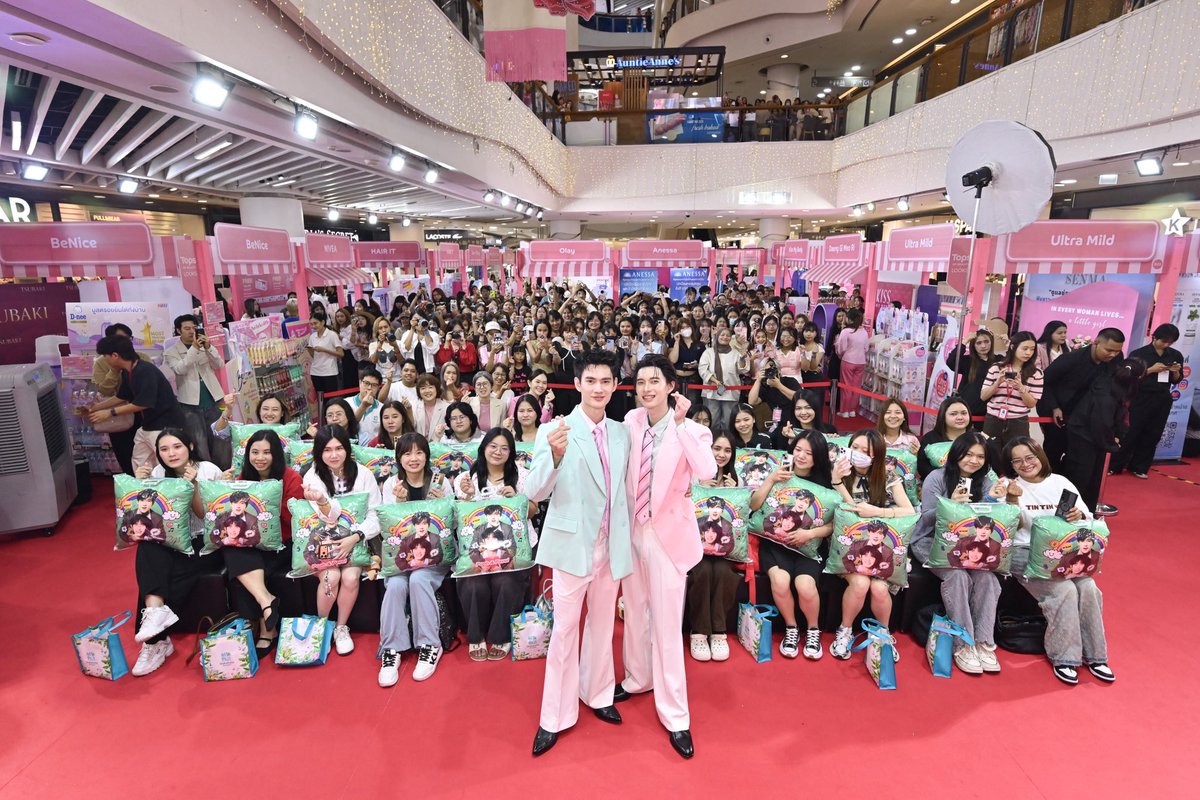 ppoohkt's tweet image. มัมหมีหัวใจจะวาย พุเพวเล่นกับใจสุดๆ🫠 🥹💚🩷
รวมภาพบรรยากาศความฟินที่งาน โชกุบุสซึ x Pooh &amp;amp; Pavel  Tops Of Beauty 2026 ที่ Central Rama9 

💌 ใครอยากได้ภาพภายในงานเพิ่มเติม สามารถทักไปขอภาพได้เลยที่เพจ Shokubutsu 
นะ

#Tops #Topsofbeauty2026
#ppoohkt #poohpavel #pavelphoom