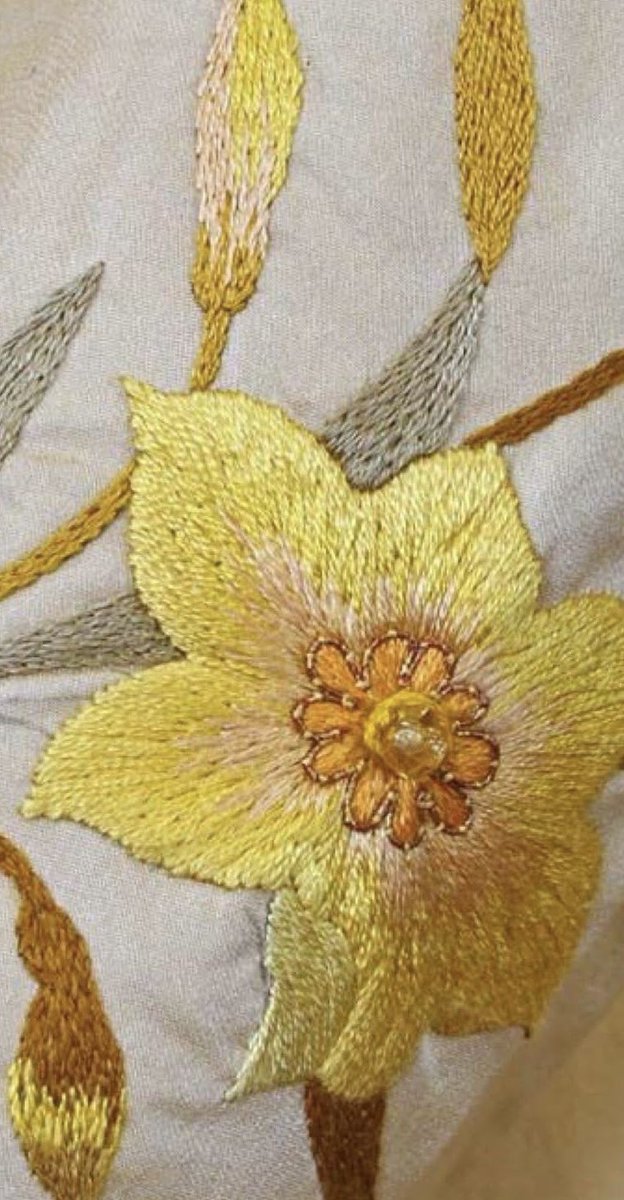 kateStrasdin's tweet photo. Dydd Gŵyl Dewi Hapus! Happy St David’s Day to my Welsh friends, family and of course Mr S himself. Thus beautiful daffodil strewn late #1880s gown is a perfect tribute @AmericanMuseum #fashionhistory https://t.co/AqGLv1UDdG