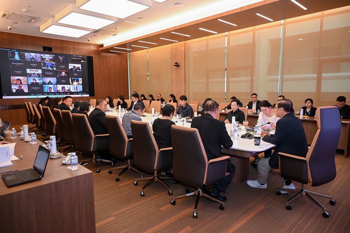 MFAThai's tweet photo. FM @SihasakPh chaired a meeting of the Middle East Situation Center (War Room), together with senior Ministry officials, as well as all Royal Thai Embassies and Consulates-General in the region, to review the latest developments and progress in providing assistance to Thai nationals in each country. There have been no reports of Thai nationals being injured. The Ministry will continue to closely monitor the situation, assessing the impacts, and preparing appropriate response plans in line with evolving tensions. (1 Mar 2026)