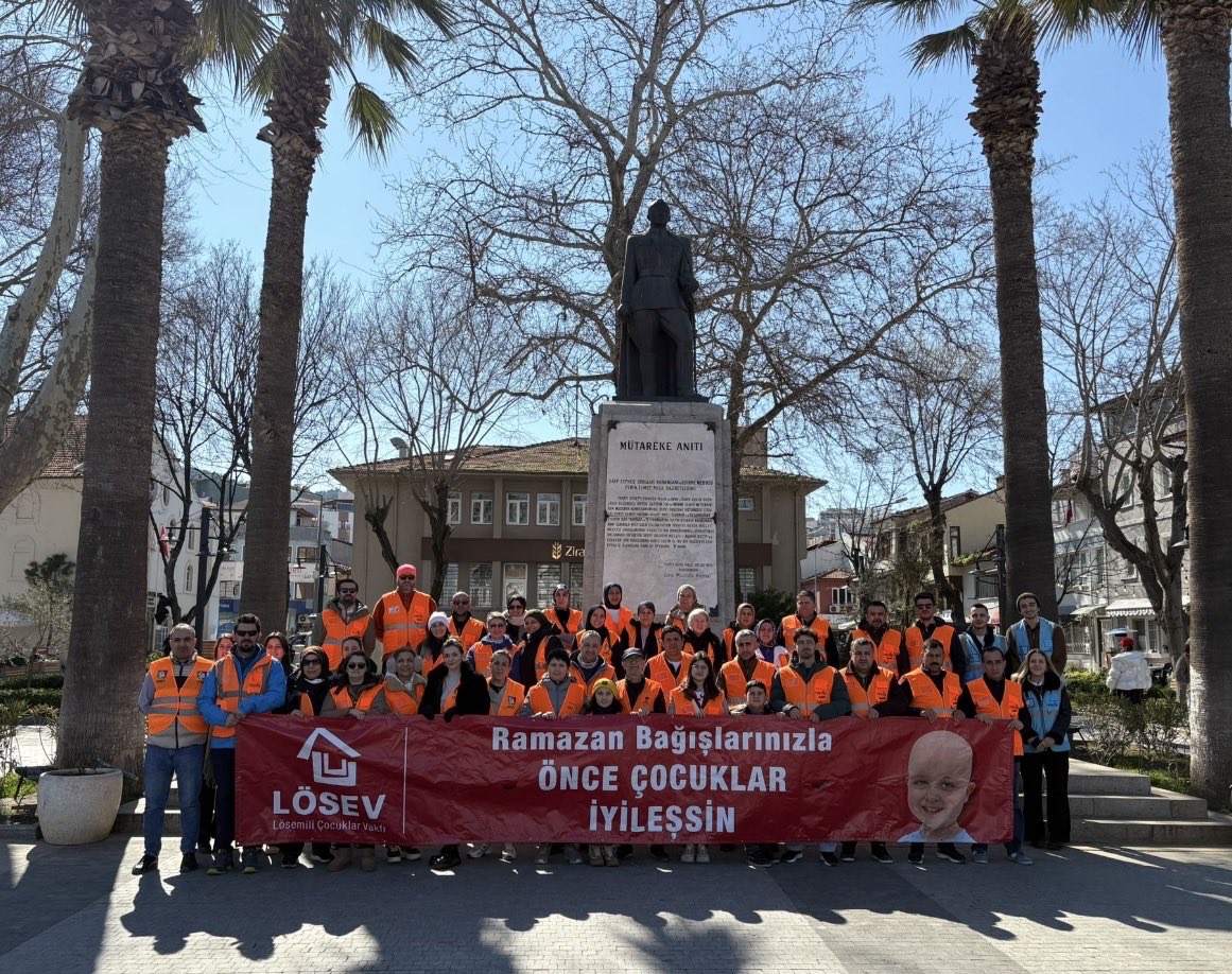ustunezer's tweet photo. Geliyorrr geliyor LÖSEV AİLELERİ 
Geliyor.
Çocukları CAN - MERVE - ALİ - SENA - YUSUF EGE - MEDİNE için…
TAM TUHSATI almak için,
LÖSEVKENT Üniversitemize imza atmak için…
Kansere dur demek,
Sağdan ve “soldan“ yapılan tüm haksızlıklara karşı koymak için 
GELİYOR AİLELERİMİZ https://t.co/tGpQOt64dh