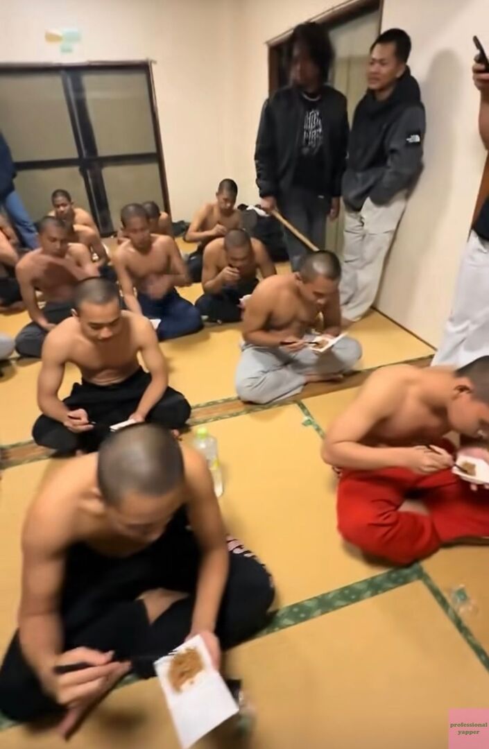 yah kampung, udah kerja di jepang pun sikap kampungnya ga ilang ilang. bahkan baru mulai kerja di jepangpun masih maen senioritas hoek cuhh yap!