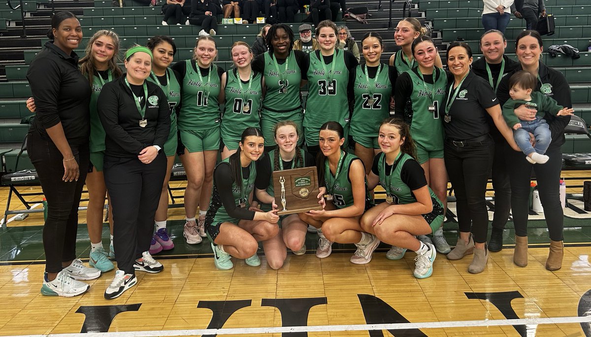 HNGB_Hoops's tweet photo. When you are part of something special the ending seems the hardest. Not the out come we wanted but an INCREDIBLE season full of accomplishments and goals crossed off. Not enough words to say how much we will miss our four seniors! Thanks for setting the standard. #Yepp #Tuffff https://t.co/BGyXJmJ0hx
