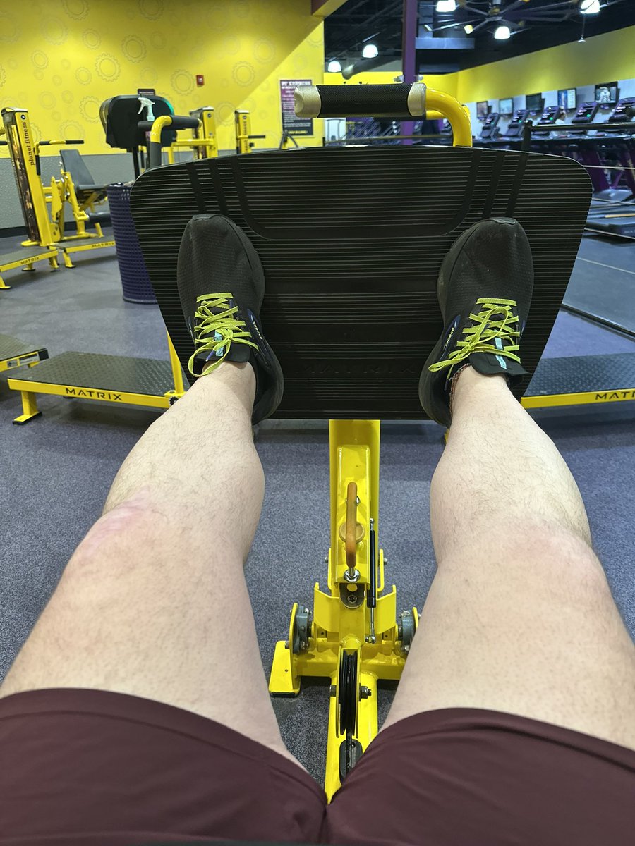 HeyItsJustinL's tweet photo. Gym then come home and relax for a few minutes before a shower. #workinprogress https://t.co/fd9aa5SN7h