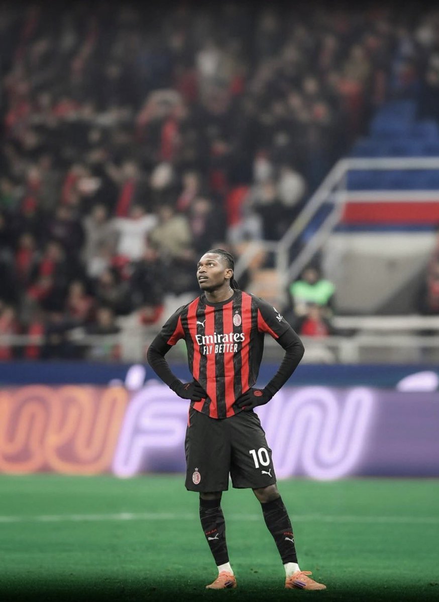 luchino_saltato's tweet photo. Il primo giocatore del Milan a segnare 10 gol per 5 stagioni di fila dopo Shevchenko, 22 anni fa. https://t.co/AtwlCFbCGZ