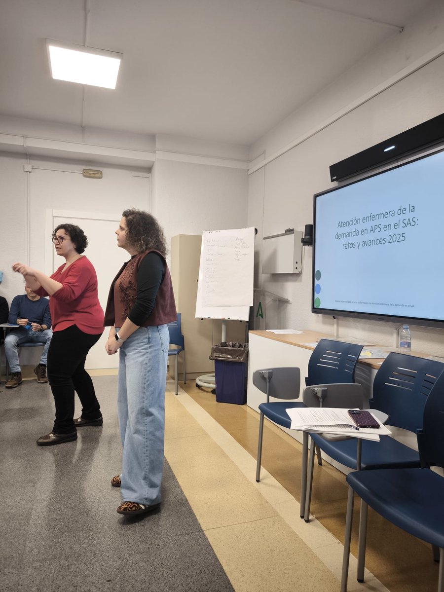 DAPAlmeria's tweet photo. Concluye con éxito la primera edición de la actividad formativa
 "Atención Enfermera a la Demanda Aguda No Demorable", organizada por la Unidad de Gestión del Conocimiento del @DAPAlmeria. Esta formación refuerza el papel clave de la consulta de acogida de Enfermería. https://t.co/xZD4EcEFKE