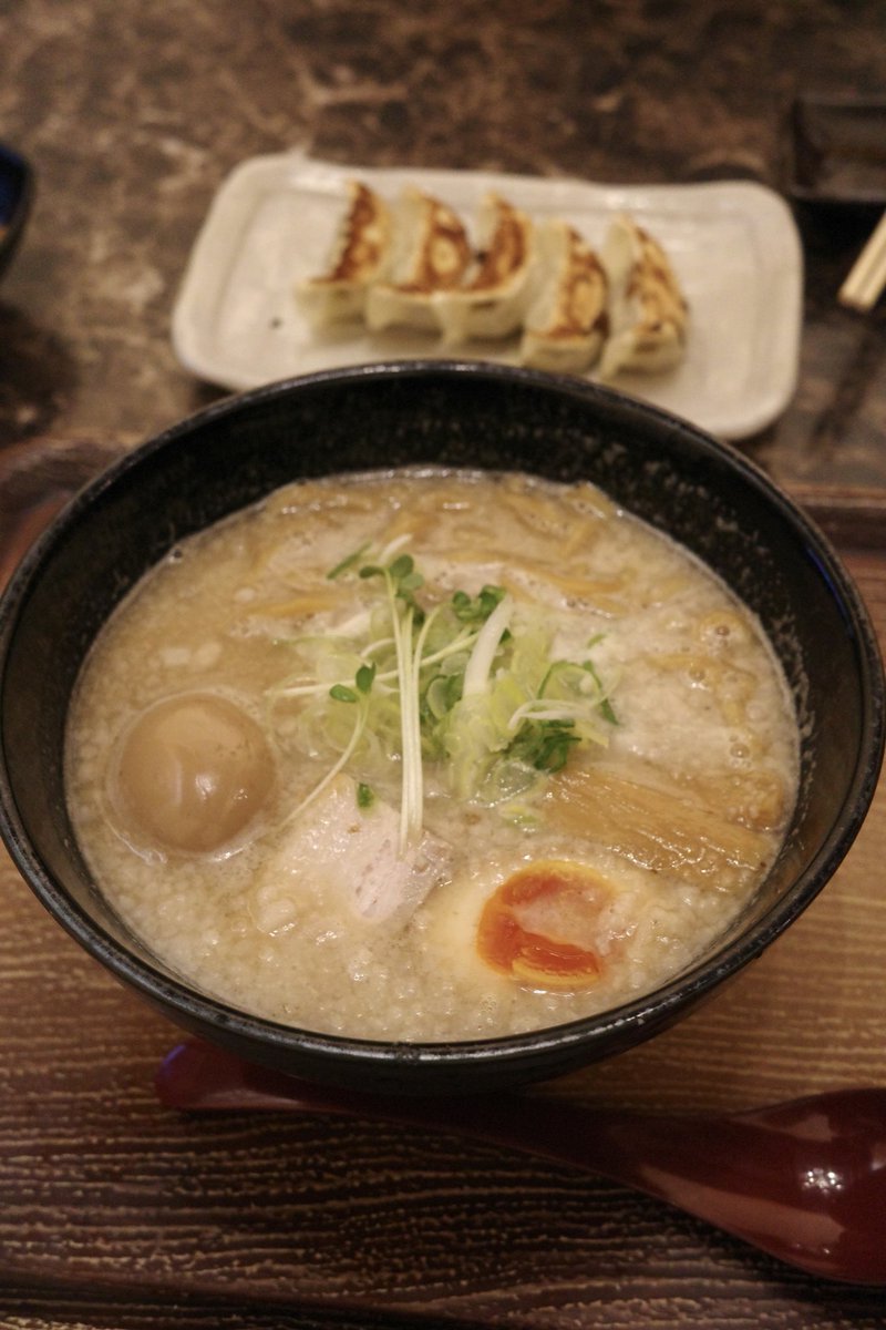 light32up's tweet photo. 美味しいものはうつくしいなあ！

私が運動するのは食べるためദ്ദി＞ᴗ＜)

美味しいご飯も、なりたい身体も
ぜんぶ諦めたくないんだよー！

とはいえ3月からは気をつけよう𖦹.𖦹 https://t.co/6RgoVeBa3t