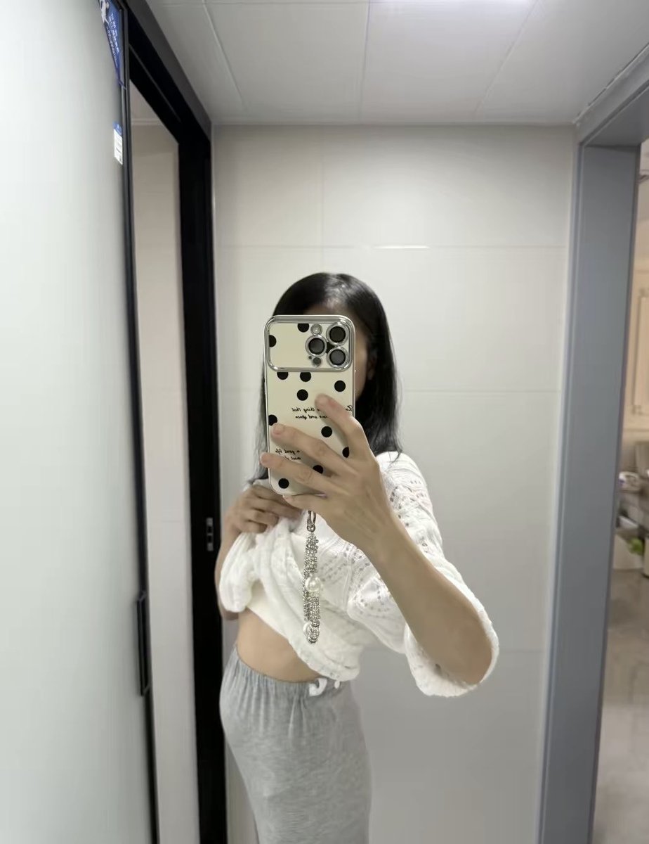 lutingxai's tweet photo. 从下种肚子慢慢大起来来 #绿帽 #绿 #ntr #交配 #下种 #怀孕 #宝妈 https://t.co/B6Igp3x0gd