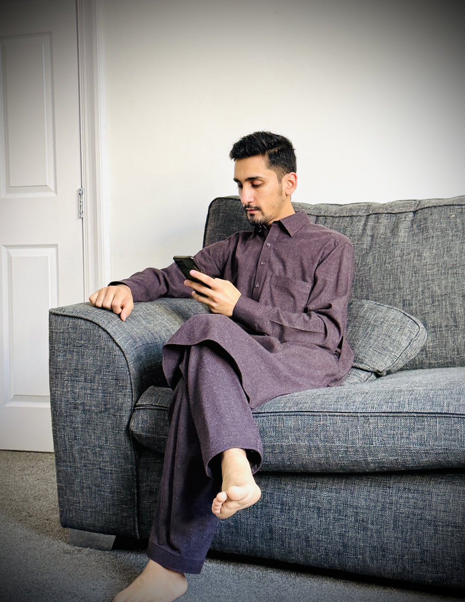 arguing with politicians, exposing molvi drama, countering anti-Iran hate, and questioning the establishment all at once 🙌🏻

#Khamenei