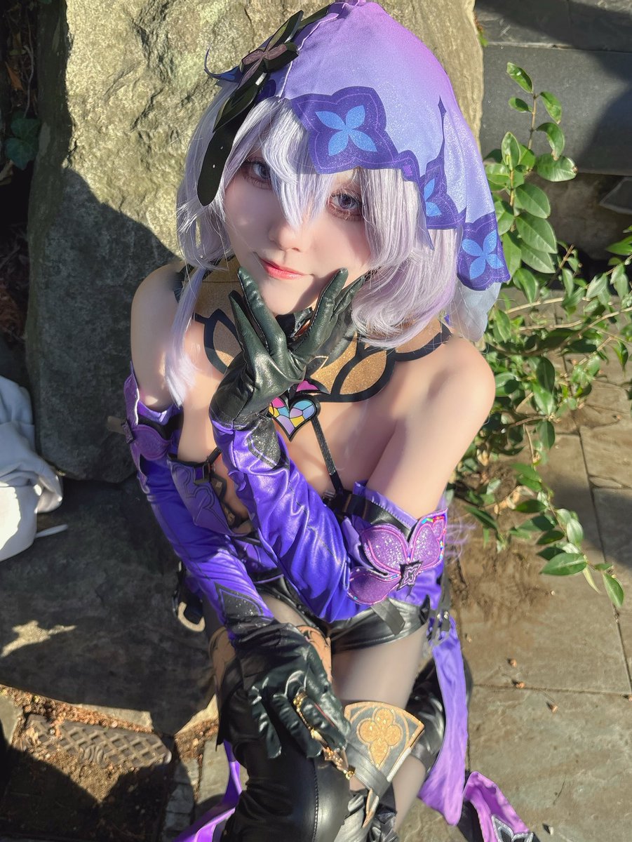 2/28a!
⚠️Cosplay

お姉さんが助けてあげるわね

 #Blackswan   #HonkaiStarRail