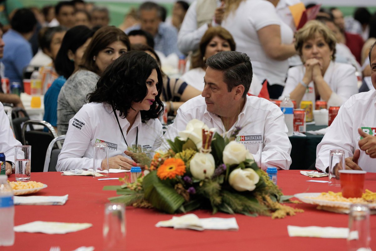 LIC. CHAZARO RDZ. tweet media