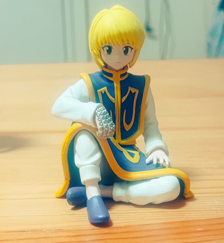 ハンターハンターの高級ガチャ。
目当てのクラピカ出たのは良いけど、ヒソカも欲しかった…。
クラピカダブったし800円のガチャをもう一回回す勇気はなかった( ；∀；)