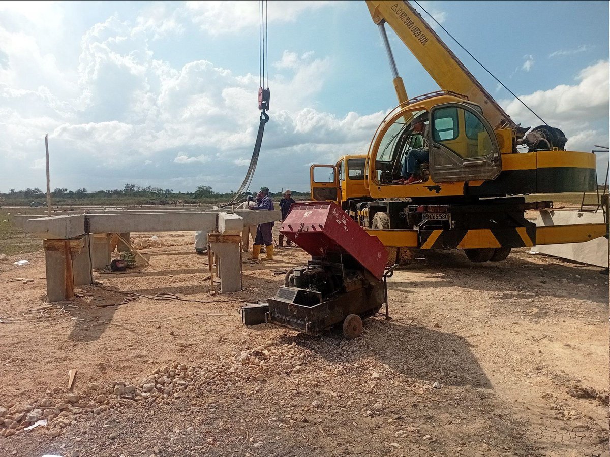 #EsNoticia Continúa construcción de parque solar fotovoltaico Veguitas #LasTunas #Cuba
periodico26.cu/index.php/es/d… #CubaEstaFirme