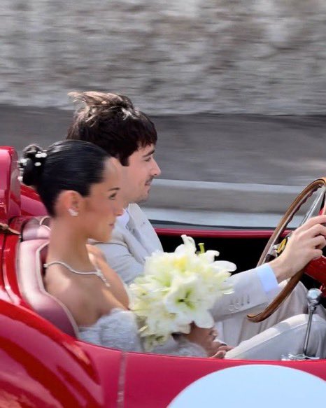 Ferrari AR tweet media